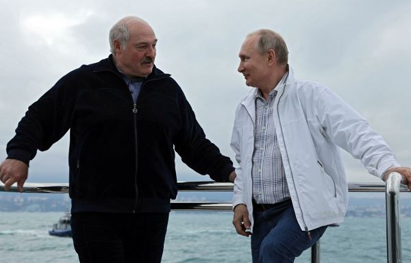 Путин отказался купаться вместе с Лукашенко