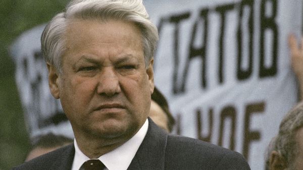 Экс-зампосла России в Варшаве опроверг рассказ Козырева о «пьяном» Ельцине в Польше