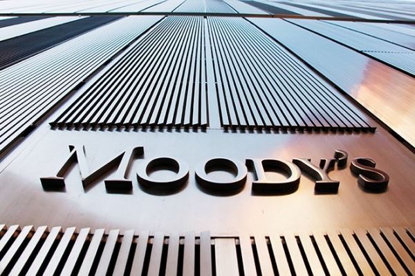 Moody's предупредило о рисках отключения РФ от Visa и MasterCard