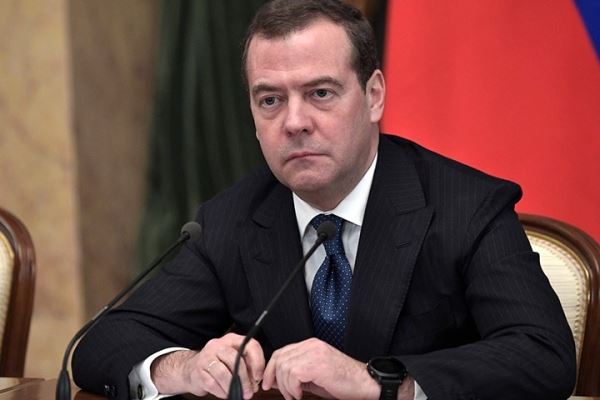 Медведев: Россия устала от конфронтации с Западом